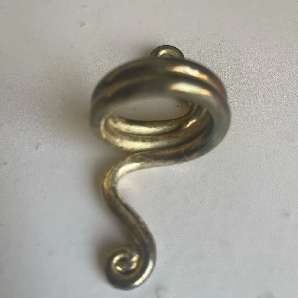 Set of 10 silver plated napkin rings.